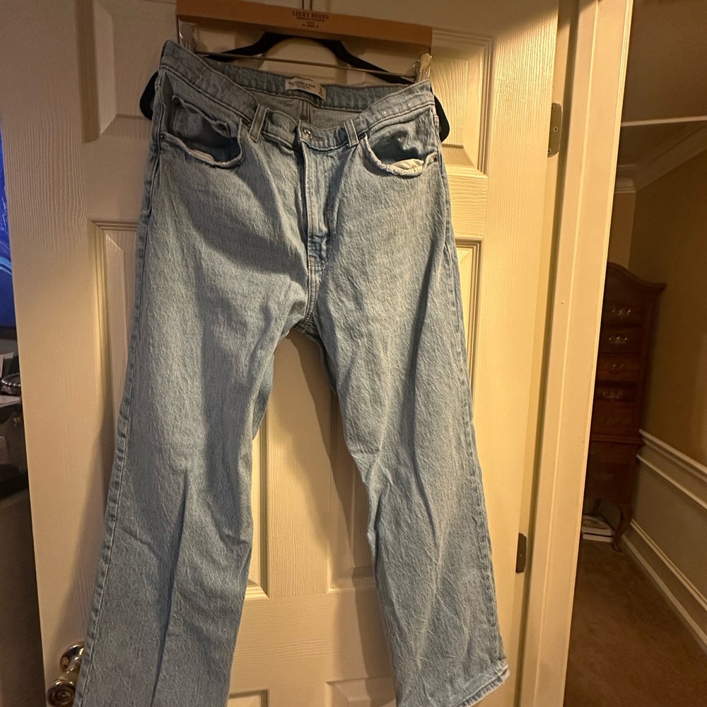 Abercrombie High Rise 90s Relaxed Jean 31 Short